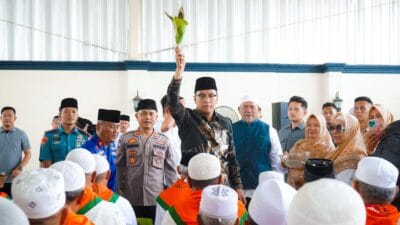 Rico Waas Tepungtawari Calhaj KBIHU Al-Mukhlisin