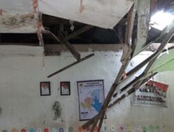 Roof Deck Ruang Kelas SDN 20 Sisumut Ambruk, Aktivitas Belajar Terganggu