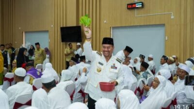 Bupati Batu Bara Tepungtawari Calon Jemaah Haji