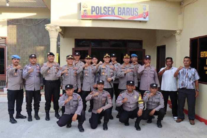 Tinjau Polsek Barus, Kapolres Tapteng Tegaskan Anggota Hindari Pelanggaran