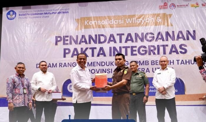 Bupati Karo Hadiri Konsolidasi SPMB 2025, Teken Komitmen Wujudkan Penerimaan Siswa Bersih dan Transparan