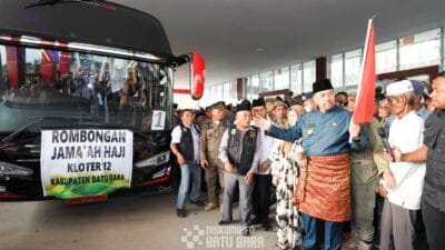 Bupati Batu Bara Lepas Keberangkatan 275 Jemaah Calon Haji Kloter 12
