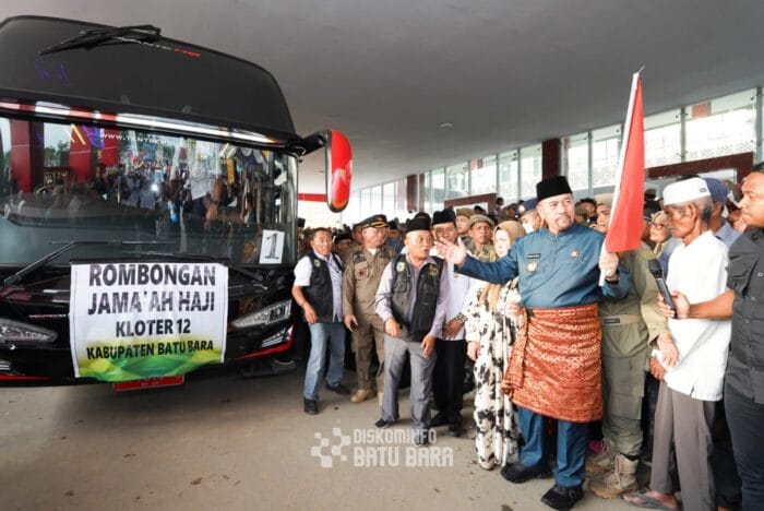 Bupati Batu Bara Lepas Keberangkatan 275 Jemaah Calon Haji Kloter 12