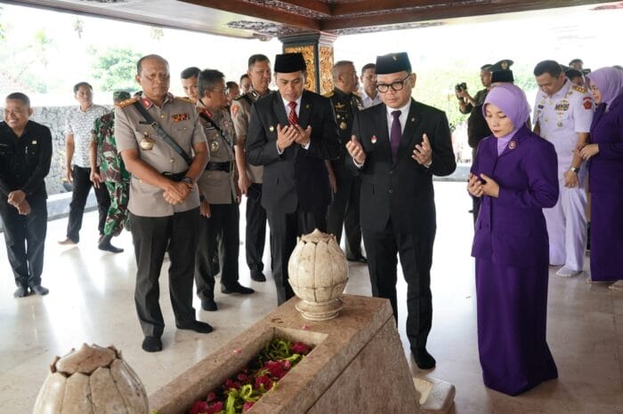 Gubernur Lemhannas RI Ziarah ke Makam Bung Karno