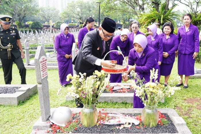 Gubernur Lemhannas RI Pimpin Ziarah ke TMP Kalibata