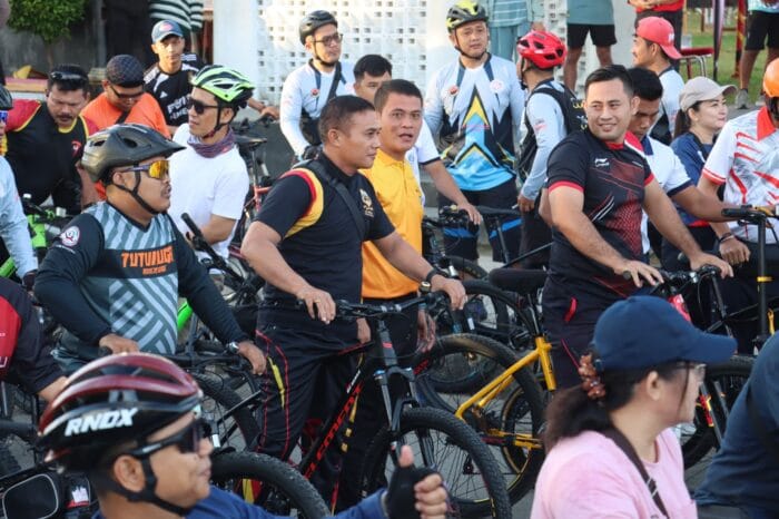 Brimob Polda Sumut Ikut Meriahkan Fun Bike Bersama Warga