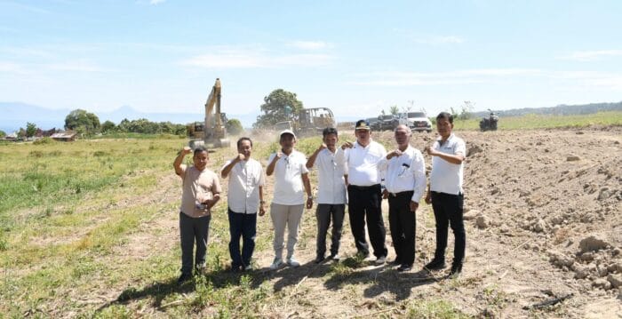 Wabup Samosir Memonitor Pembukaan Jalan Pangururan Bypass