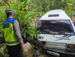 Unitlaka Satlantas Polres Tapteng Olah TKP Tabrakan Beruntun di Sitahuis