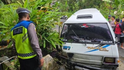 Unitlaka Satlantas Polres Tapteng Olah TKP Tabrakan Beruntun di Sitahuis