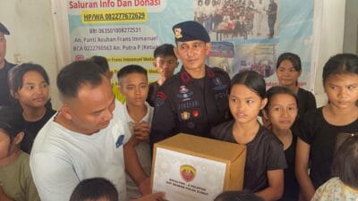 Brimob Polda Sumut Hadirkan Kejutan Kasih untuk Warga Medan