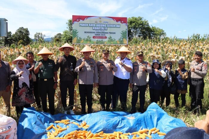 Polres Tapteng Gelar Panen Raya Jagung Serentak di Pinangsori