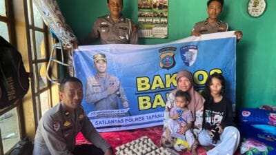 Sat Lantas Polres Tapteng Bagikan Bantuan Sembako Kepada Korban Lakalantas