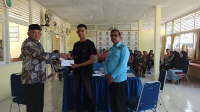 Tahun Ajaran Baru Mustahik Baznas Kabupaten Solok Terima Bantuan