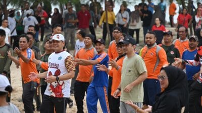 Senam Bersama ASN, Wakil Bupati Tapteng: SKJ Meningkatkan Kesehatan dan Semangat Kerja