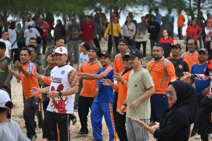 Senam Bersama ASN, Wakil Bupati Tapteng: SKJ Meningkatkan Kesehatan dan Semangat Kerja
