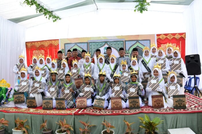 Santri Khatam Qur'an dan Tahfizh Al Fathan Semarakkan Pusat Arosuka