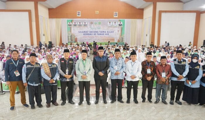 Wali Kota Rico Waas Sambut Kepulangan Jemaah Haji Kloter 9 Asal Kota Medan