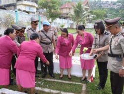 Hari Bhayangkara Ke-79, Polres Tapteng Upacara Ziarah Makam Pahlawan di Sibolga