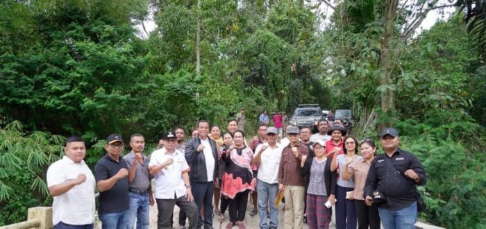 Bupati Karo Tinjau Jembatan Rusak di Kutaraja, Tegaskan Percepatan Perbaikan
