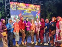 Perempuan Komunitas PJ Family Tampil Anggun dengan Kebaya