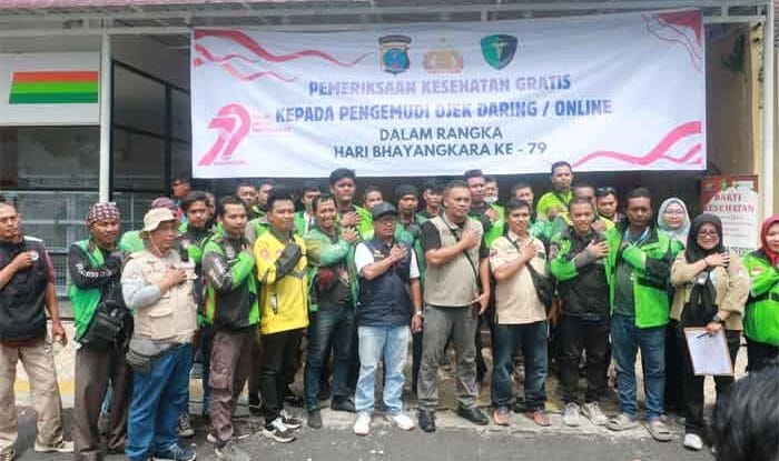 Ratusan Pengemudi Ojol Periksa Kesehatan Gratis di RS Bhayangkara TK II Medan