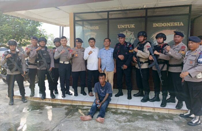 Brimob Merespons Cepat Aduan Masyarakat di Tanjung Morawa, Pria Kecelakaan Ternyata Bawa Narkoba