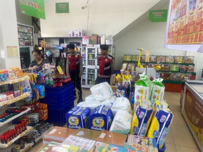 Satuan Samapta Polres Tapteng Laksanakan Patroli di Kawasan Perbelanjaan dan Perkantoran