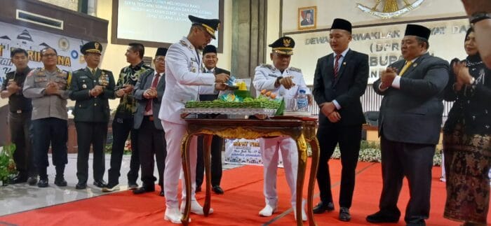 Rapat Paripurna Istimewa HUT Ke-17 Labusel: Bupati Fery Sahputra Ajak Masyarakat Kuatkan Komitmen Bangun Daerah