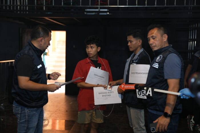 Ditresnarkoba Polda Sumut Gelar Prarekonstruksi Kasus Narkoba di Mahkota Hall & KTV Tersya