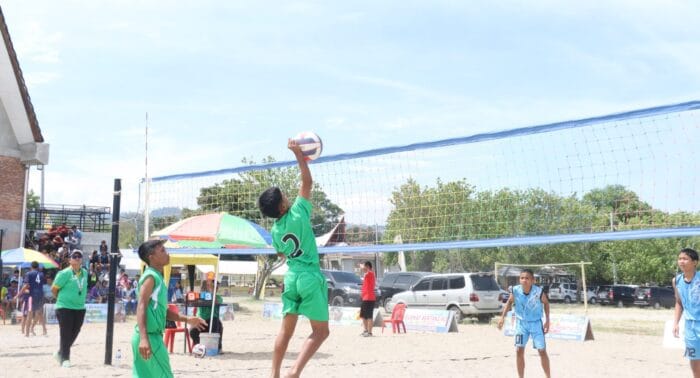 Bupati Samosir Resmi Buka Turnamen Voli Pantai Antarpelajar 2025
