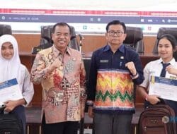 Bupati Karo Hadiri Pemberangkatan Siswa Penerima Beasiswa Murni dari Perusahaan Pengelola CSR Tahun 2025