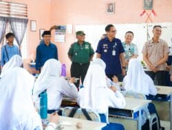 Dukung Penuh Program Makan Bergizi Gratis, Rico Waas Tinjau Langsung Pelaksanaan di SMPN 20