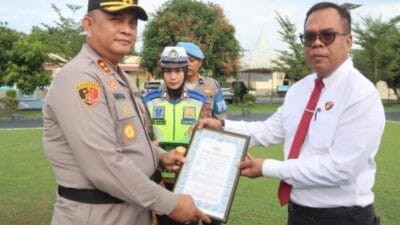 Kapolres Batu Bara Gelar Upacara Pemberian Penghargaan Kepada 31 Personel Berprestasi Gemilang