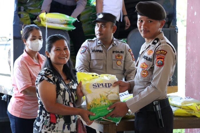 Polres Tapteng Gelar Gerakan Pangan Murah, Ratusan Karung Beras Ludes Terjual