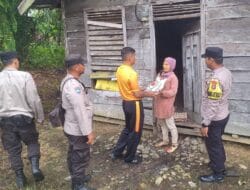 Bakti Sosial Jumat Berkah, Polsek Pandan Salurkan Bantuan untuk Warga Kurang Mampu