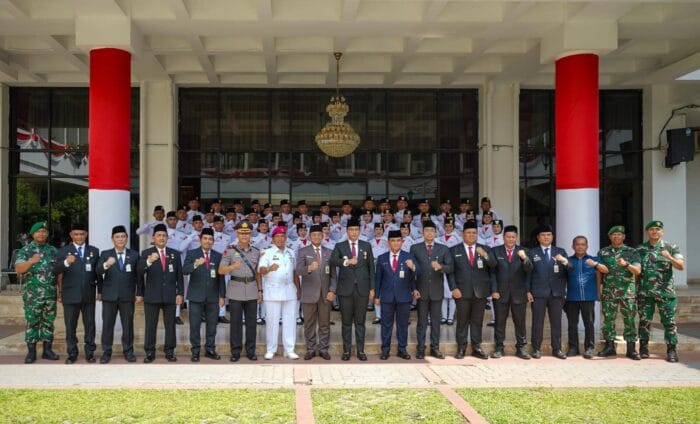 Rico Waas Kukuhkan Paskibra Kota Medan 2025