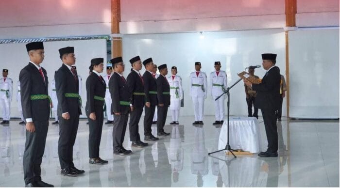 Bupati Antonius Ginting Kukuhkan Paskibra Kabupaten Karo