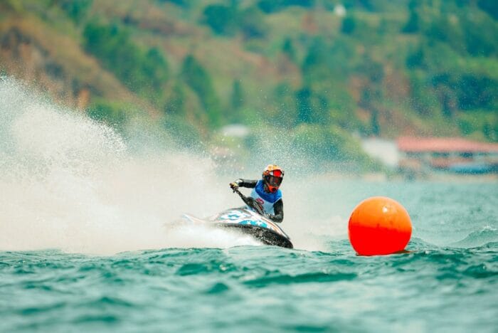 Pembalap Eropa Dominasi Moto 1 Aquabike Grand Prix of Indonesia di Danau Toba
