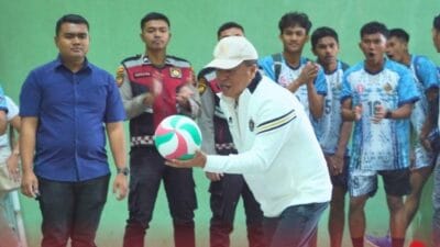 Bupati Karo Buka Turnamen Bola Voli Merdeka Cup 2025 di Lapangan Kodim 0205/TK Raya