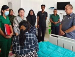 Wakil Bupati Tapteng Kunjungi Keluarga Korban Bayi Meninggal di RSUD Pandan