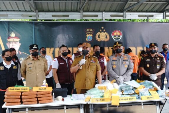 Bupati dan Wabup Bersama Kapolres Batu Bara Musnahkan Barang Bukti Narkoba