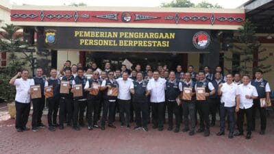 Ungkap Jaringan Internasional Hingga Pabrik Vaping Liquid Berbahaya, Personel Ditresnarkoba Diberi Penghargaan