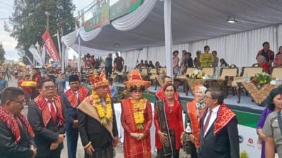 Wamen Kebudayaan RI Giring Ganesha Resmi Buka Festival Bunga dan Buah Karo 2025
