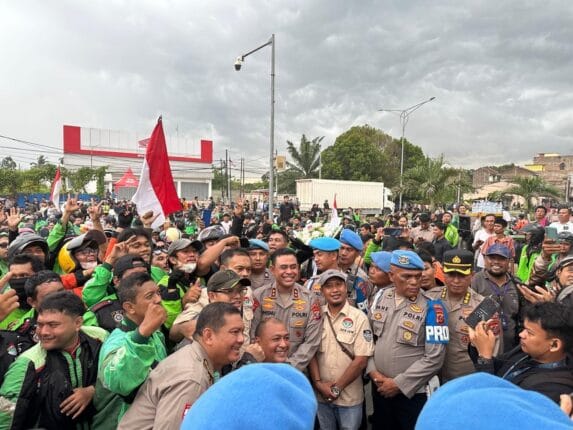 Aksi Solidaritas GODAMS di Polda Sumut Berjalan Damai