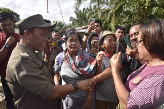 Serap Aspirasi, Bupati Tapteng Temui Warga Terdampak Perusahaan Sawit