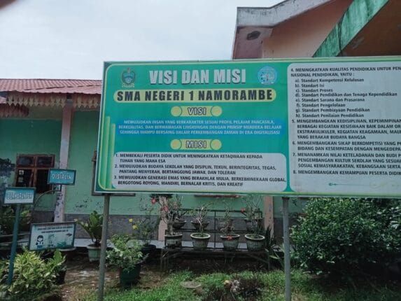 Viral di Media Sosial, Kepala SMAN l Namorambe Tebang Pohon Mahoni Disdik Deliserdang