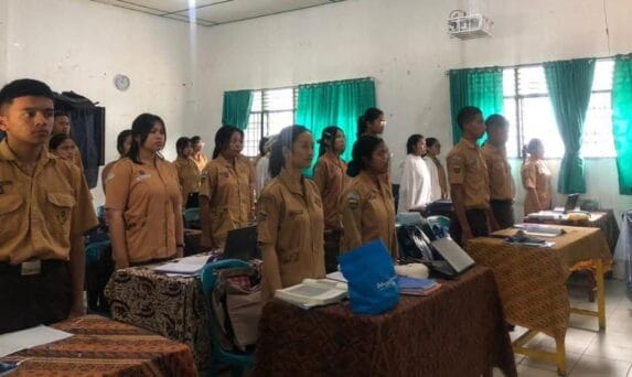 Semangat SMA Negeri 1 Kabanjahe Setiap Pagi Sematkan Cinta Tanah Air Lewat "Indonesia Raya"
