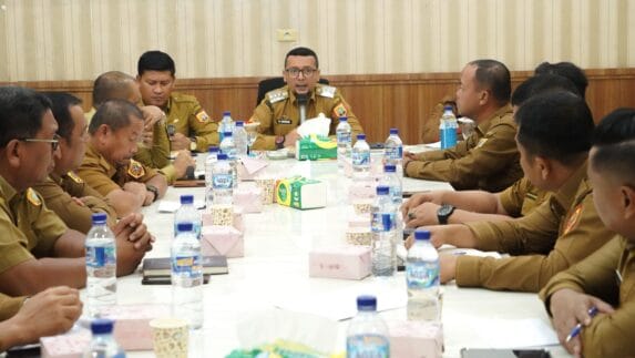 Bupati Fery Sahputra Simatupang Pimpin Rakor Evaluasi Kinerja dan Strategi Peningkatan PAD