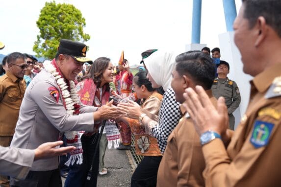 Kapolda Sumut Disambut Hangat Forkopimda Saat Tiba di Tapteng
