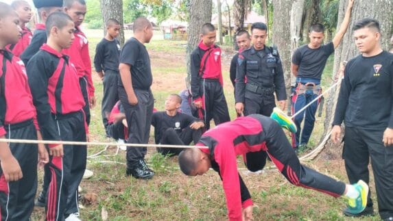 Brimob Polda Sumut Berikan Pelatihan SAR dan Pembinaan Karakter Siswa-siswi SMA Plus Taruna Bangsa Padang Lawas